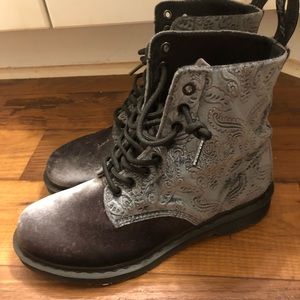 LIKE NEW Velvet Docs!! 😍😍😍